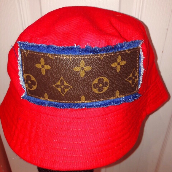 Red bucket hat designer - Picture 3 of 4